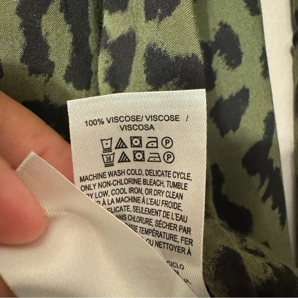 Lucky Brand  ButtonUp Longsleeve Leopard Print Top Green Size M - Picture 5 of 6